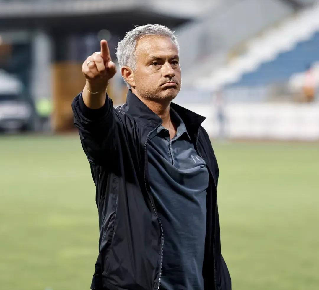 赛前体能课后；曼联单刀错失备战欧联；信心回归；资深球员宣示担当的简单介绍-九游娱乐