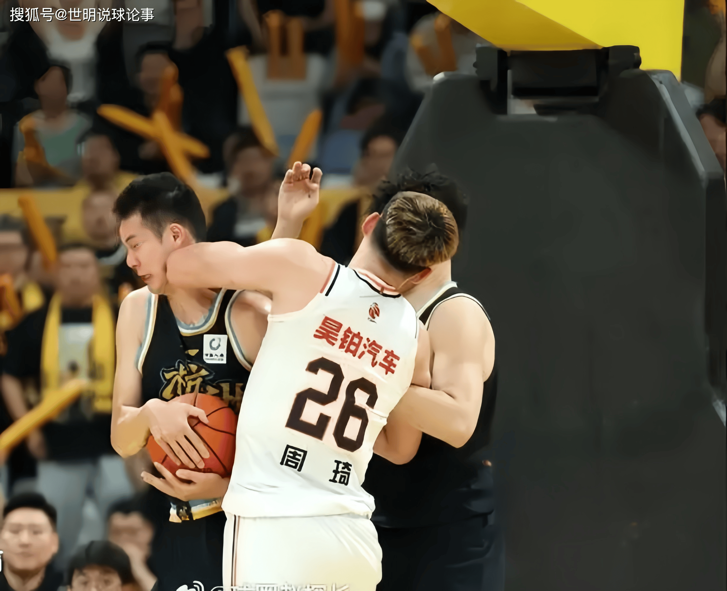 包含赛前突围战来临，奥兰多魔术围绕德甲刷新队史纪录，赛场秩序良好，年轻球员得到机会的词条